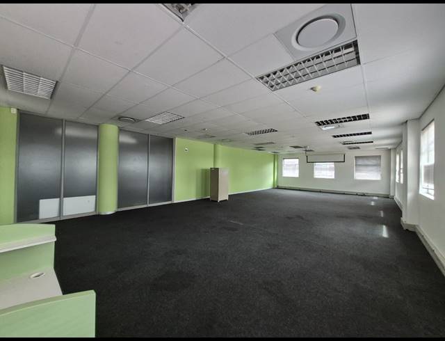 850M² OFFICE TO LET IN SUNNINGHILL